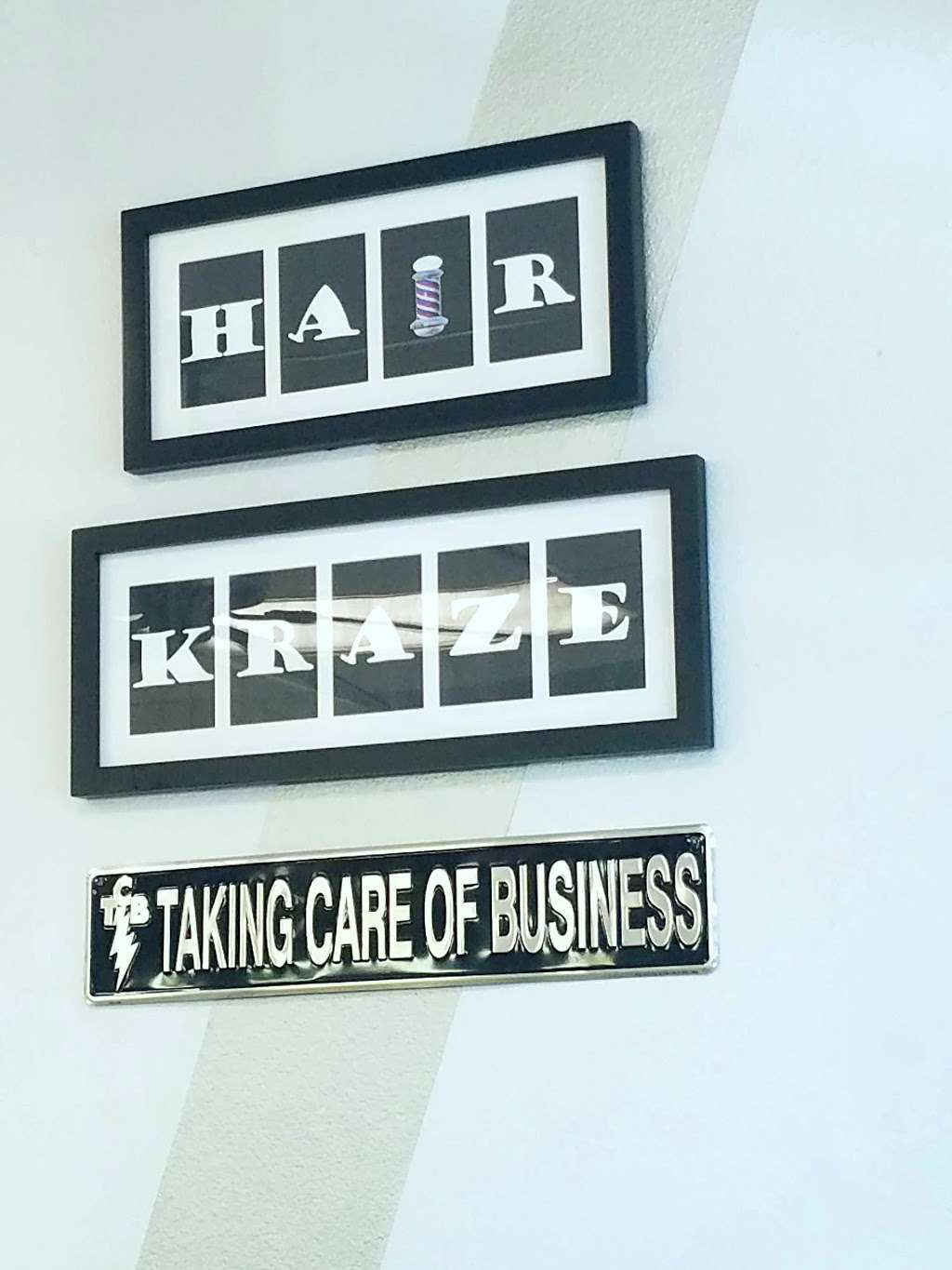 Hair Kraze Barber & Beauty | 648 W Baseline Rd, Rialto, CA 92376, USA | Phone: (909) 746-4247