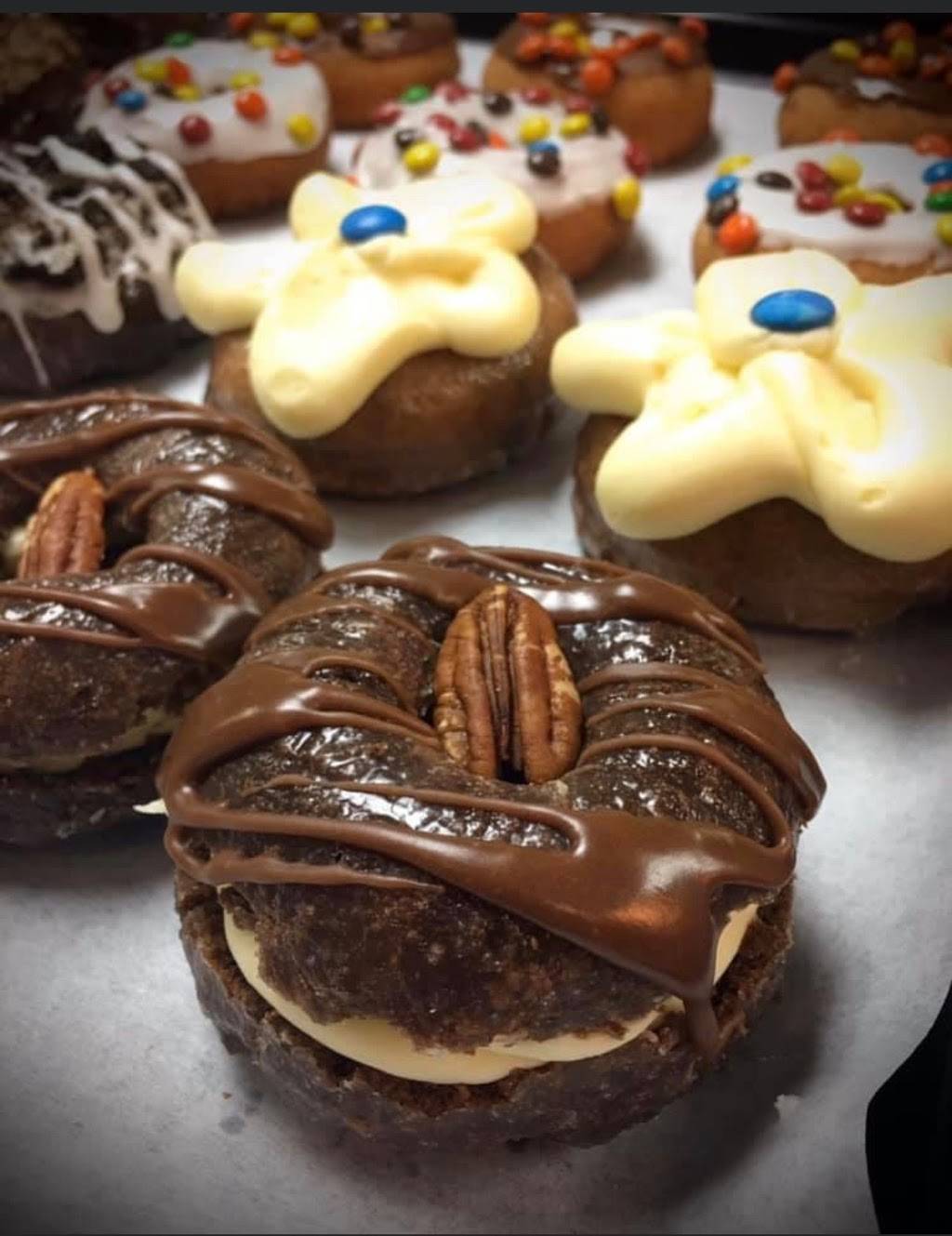 Tulsa Hills Donuts | 1531 W 81st St Suite F, Tulsa, OK 74132, USA | Phone: (918) 551-6157