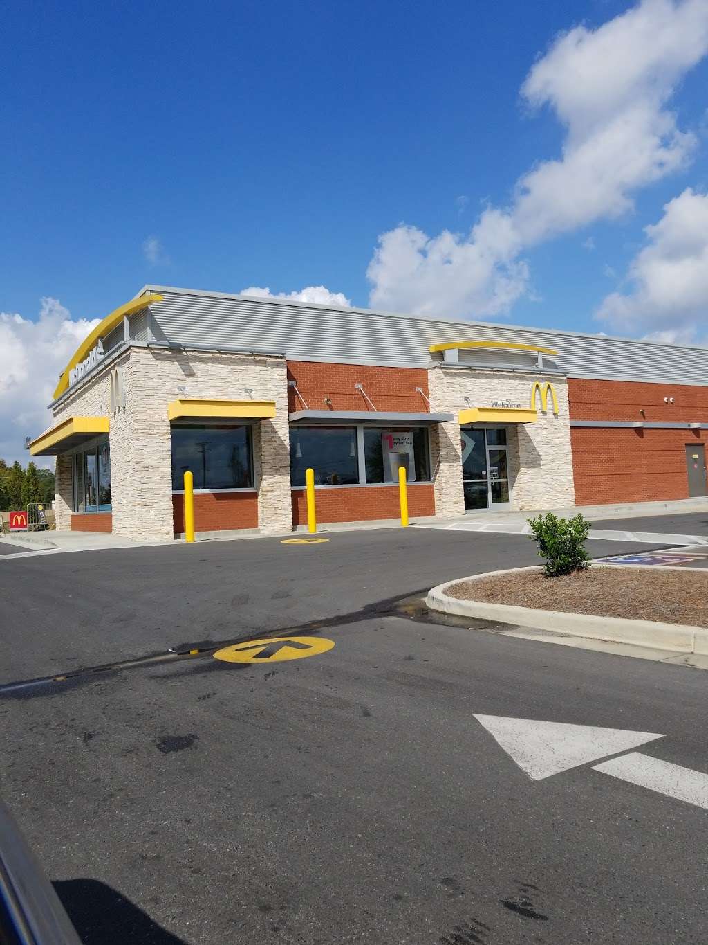 McDonalds | 720 Meridian Center, Charlotte, NC 28212, USA | Phone: (704) 536-2991