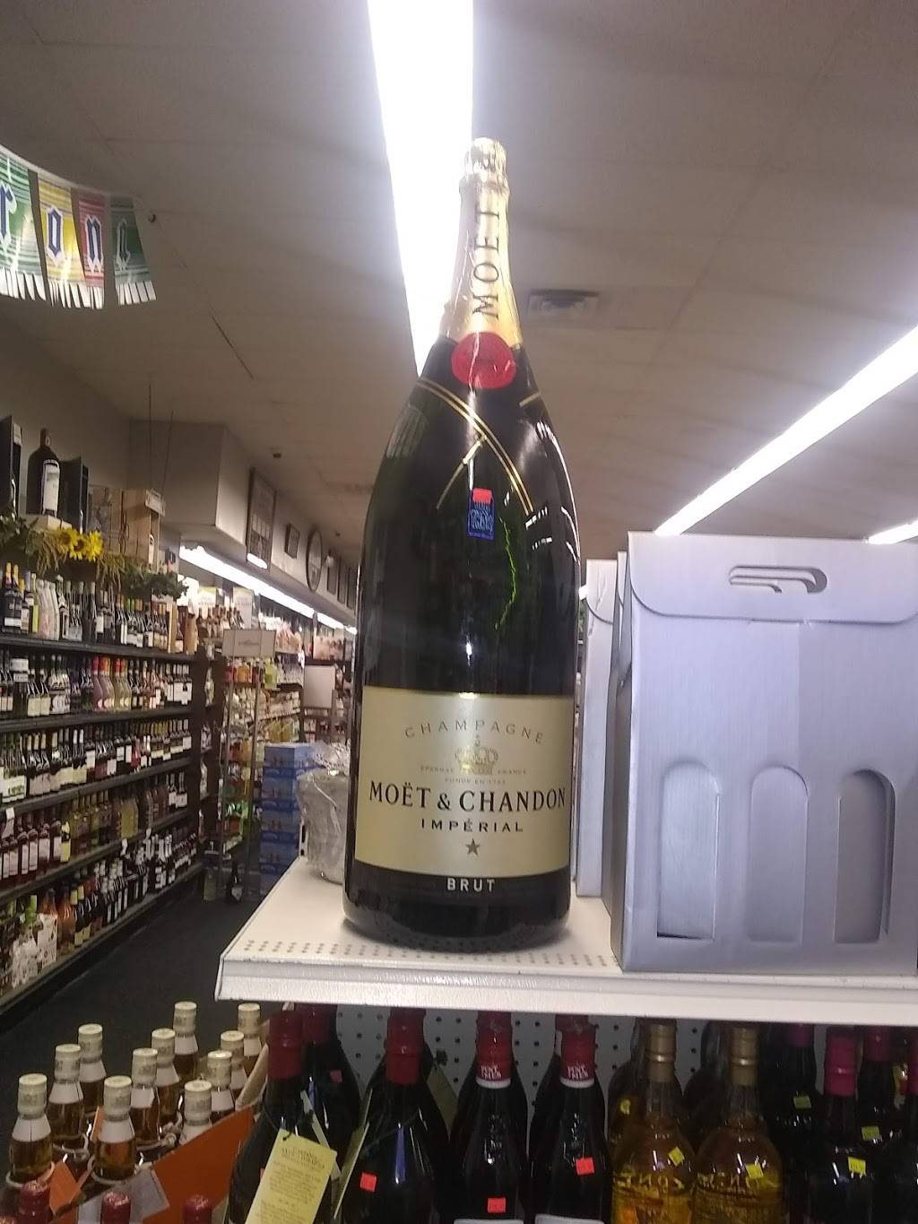 Lynnway Liquors | 702 Lynnway, Lynn, MA 01905, USA | Phone: (781) 599-5333