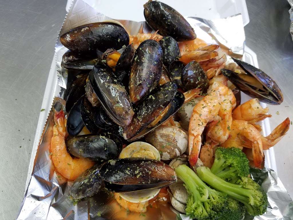 LMEN Seafood 511 W Main St, Crisfield, MD 21817