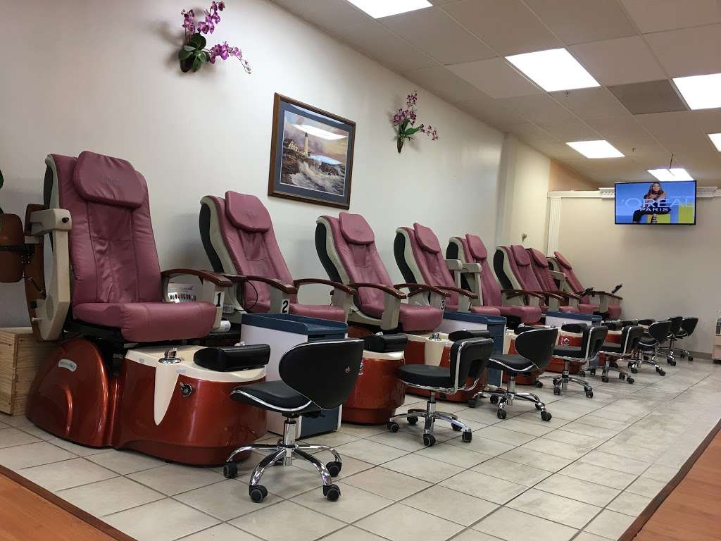 V P Nails | 799 State St, Pottstown, PA 19464, USA | Phone: (610) 327-9080