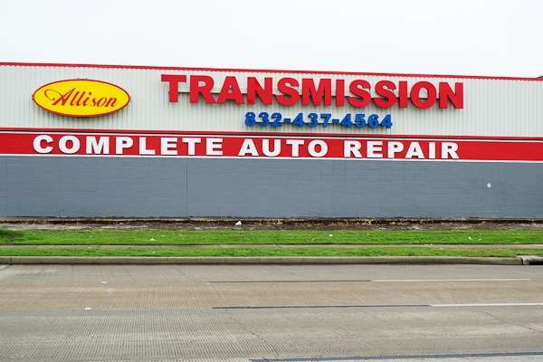 Universal Transmission & Complete Auto Repair | 3906 Artdale St, Houston, TX 77063, USA | Phone: (713) 334-8726
