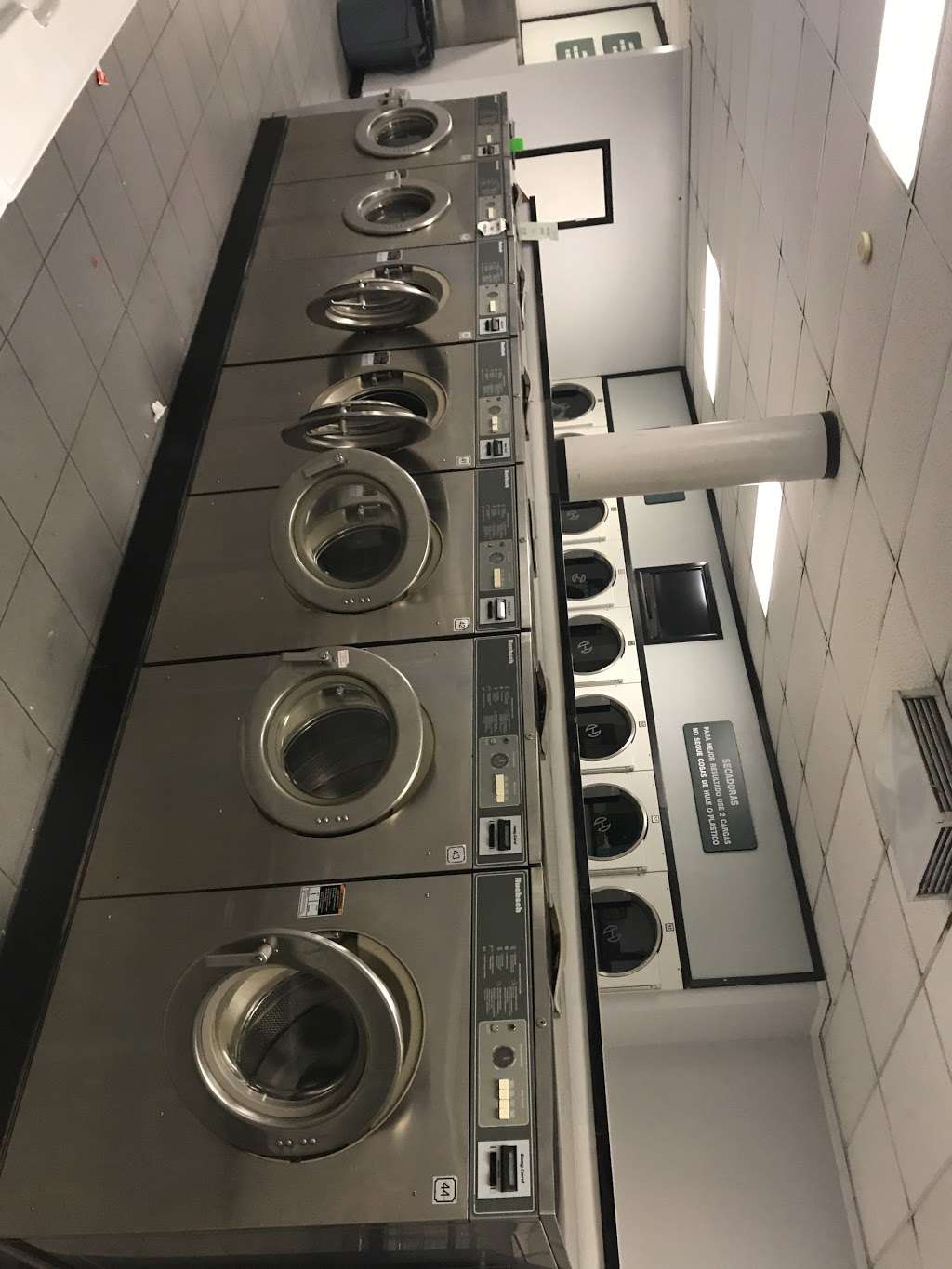 Bixby Laundromat | 4550 Orange Ave, Long Beach, CA 90807 | Phone: (562) 565-4469