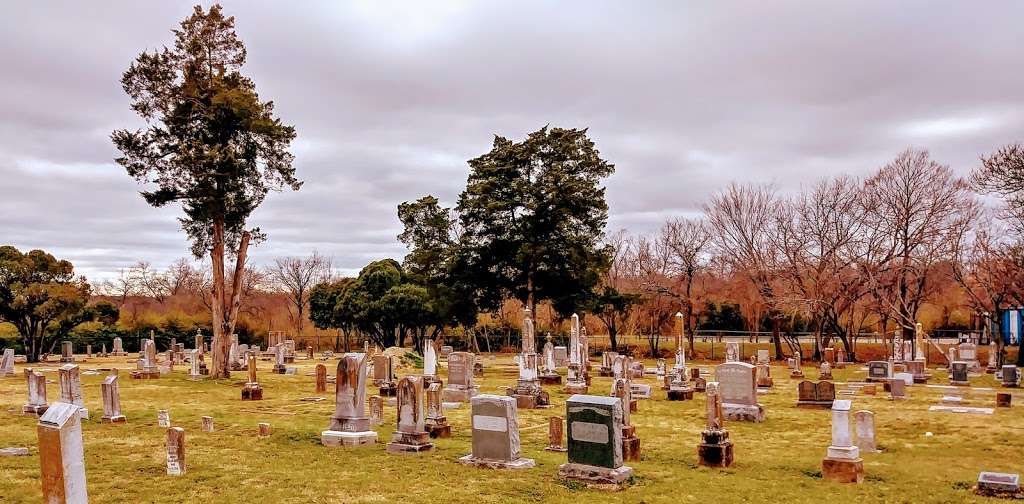 Lisbon Cemetery | Dallas, TX 75216