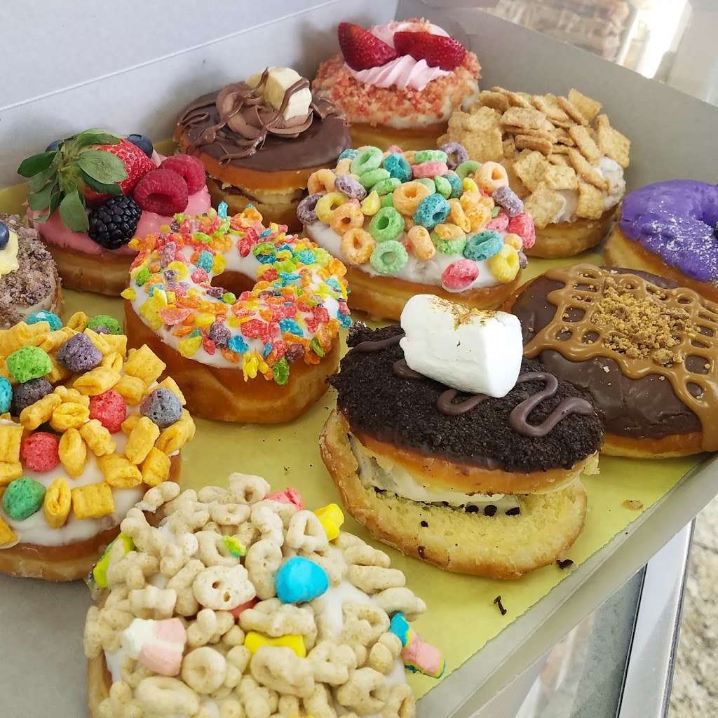 Colorado Donuts | #14, 1578 Colorado Blvd, Eagle Rock, CA 90041, USA | Phone: (323) 340-1962