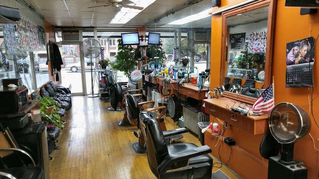 Hustlers Barber Shop | 1075 White Plains Rd, Bronx, NY 10472, USA | Phone: (718) 828-3111