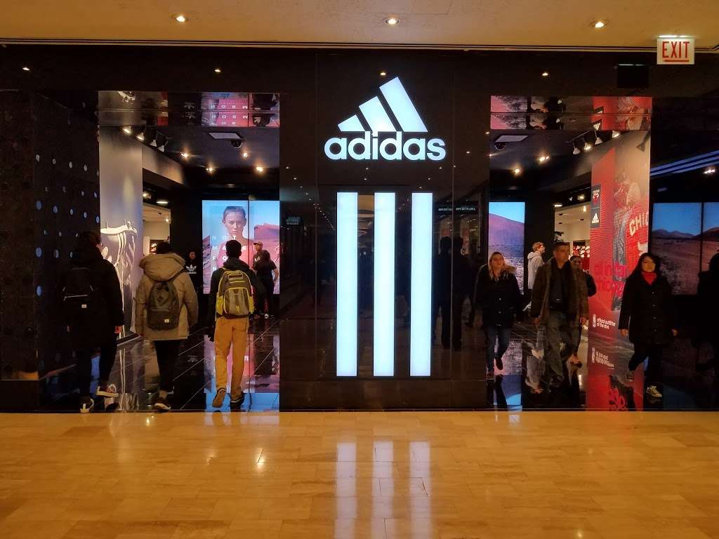 adidas Store | 845 N Michigan Ave Suite 409, Chicago, IL 60611, USA | Phone: (312) 867-1640