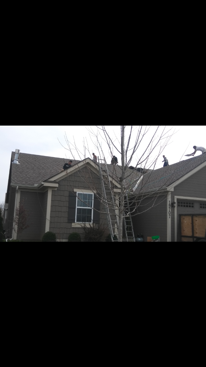 A & S Roofing LLC | 4702 E 45th St, Kansas City, MO 64130, USA | Phone: (819) 491-1801