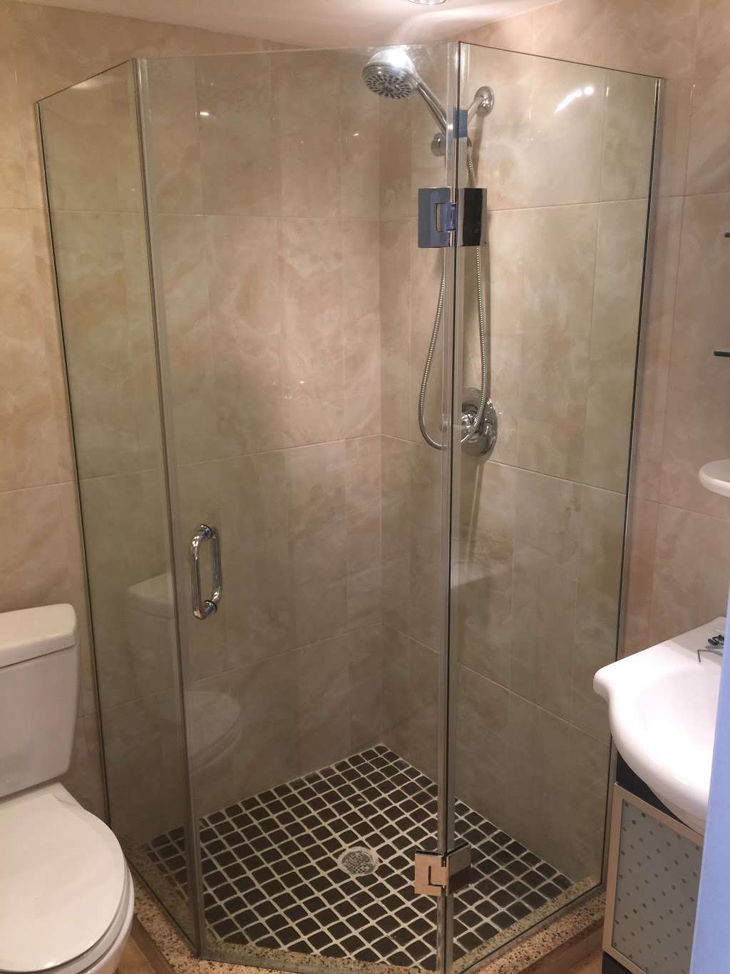 Custom Frameless Shower Doors | 42 Farm Rd, Middletown, NJ 07748 | Phone: (347) 476-2318