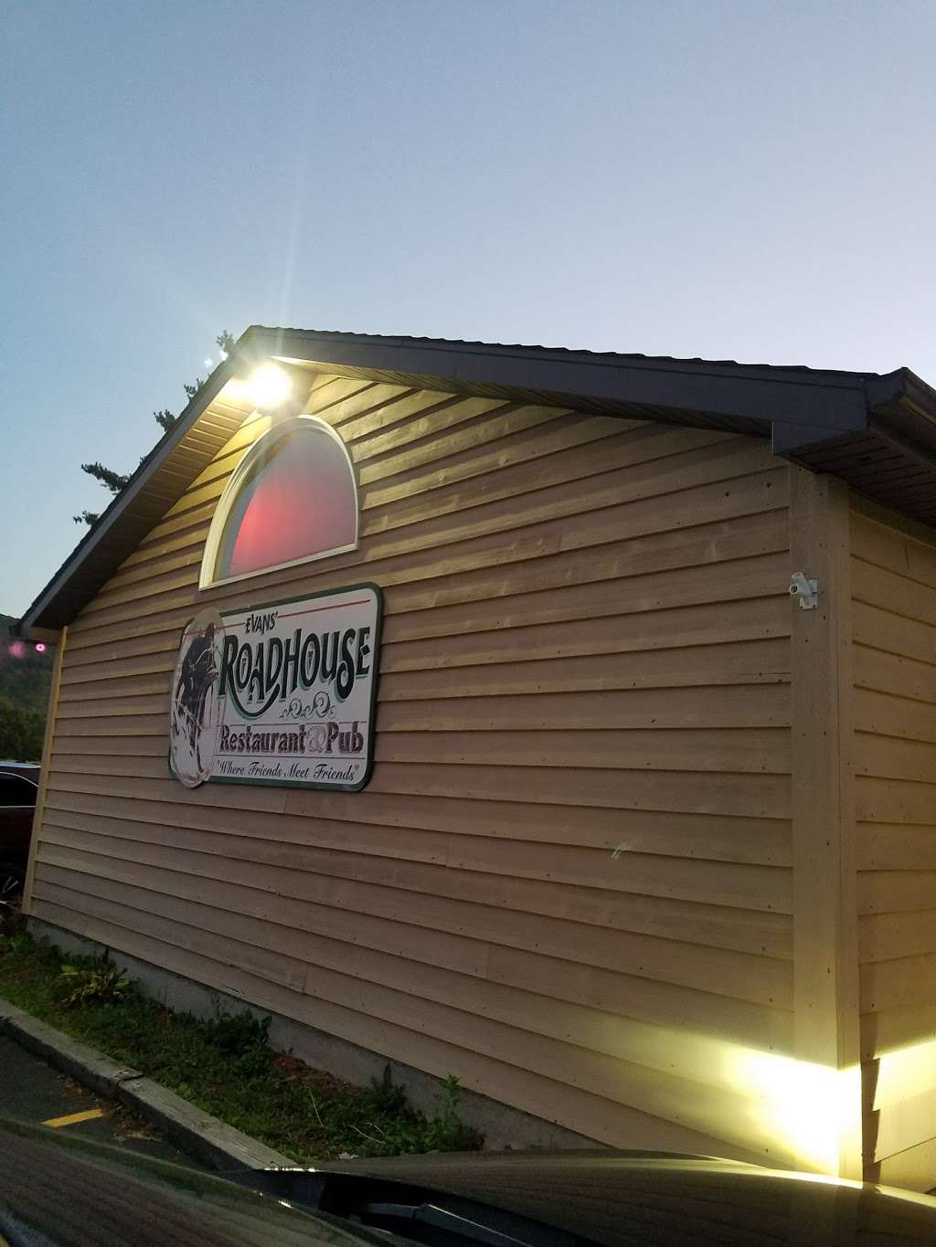 Evans Roadhouse in 330 N Hunter Hwy, Drums, PA 18222, USA