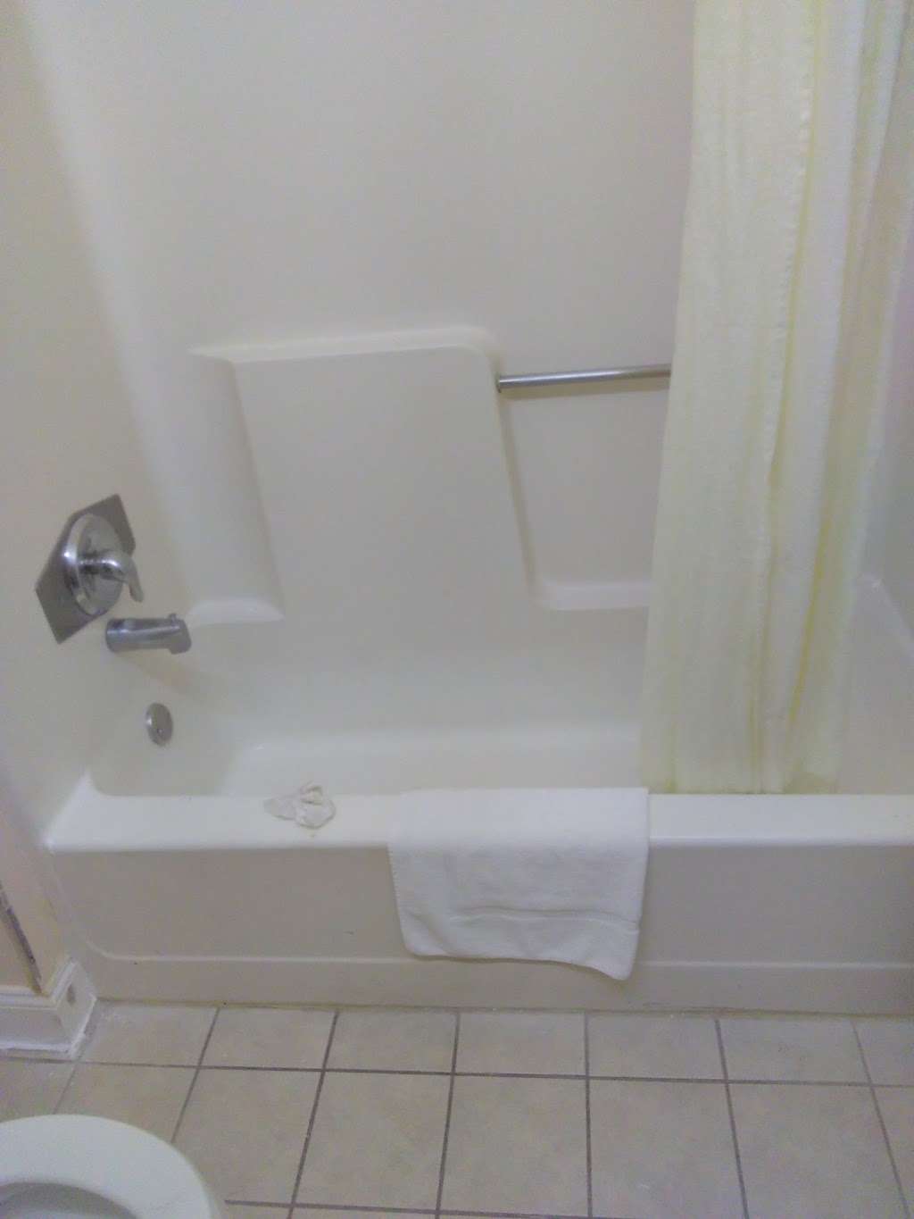 Econo Lodge Bellmawr New Jersey | 301 S Black Horse Pike, Bellmawr, NJ 08031, USA | Phone: (856) 931-2800