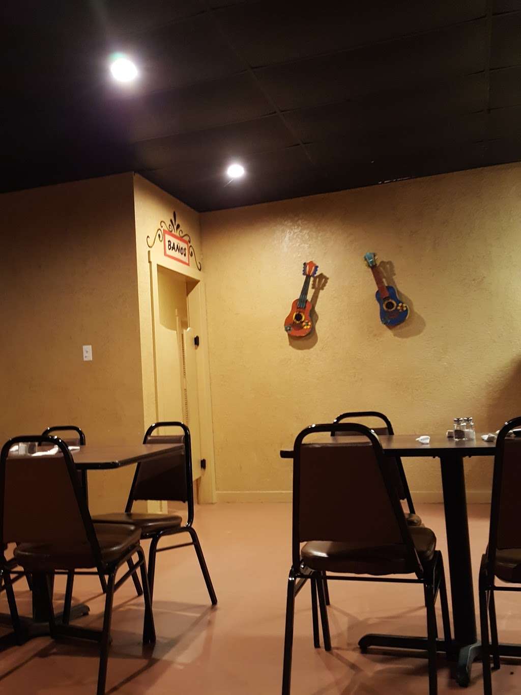 Victorias Mexican Restaurant | 367 Avenue E, Van Vleck, TX 77482 | Phone: (979) 557-2067