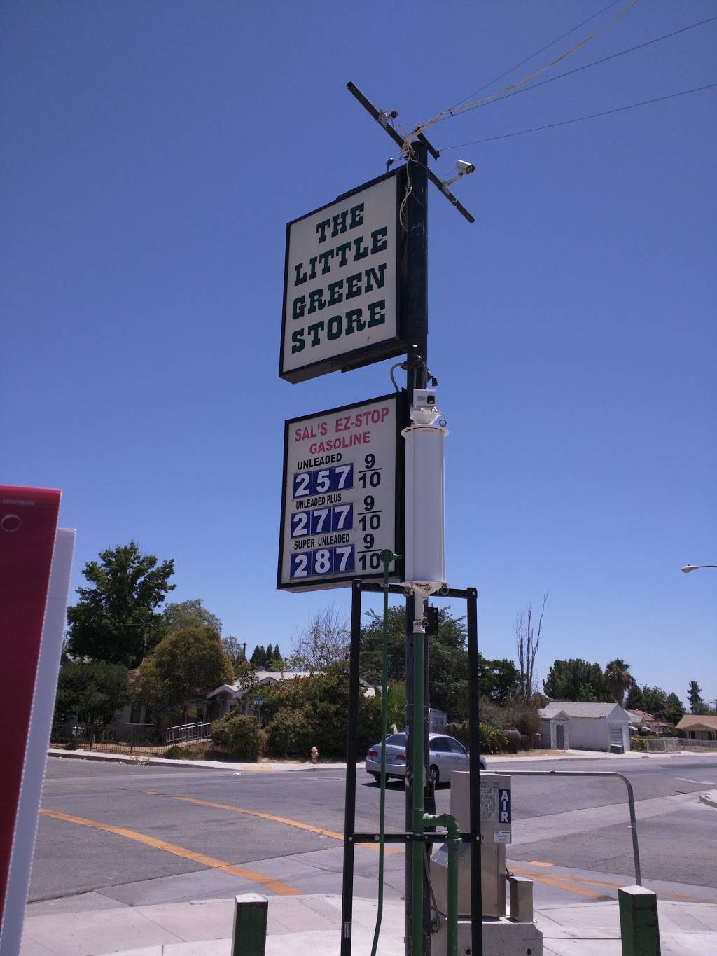 Sals E-Z Stop - The Little Green Store | 2019 McCray St, Bakersfield, CA 93308, USA | Phone: (661) 391-9688