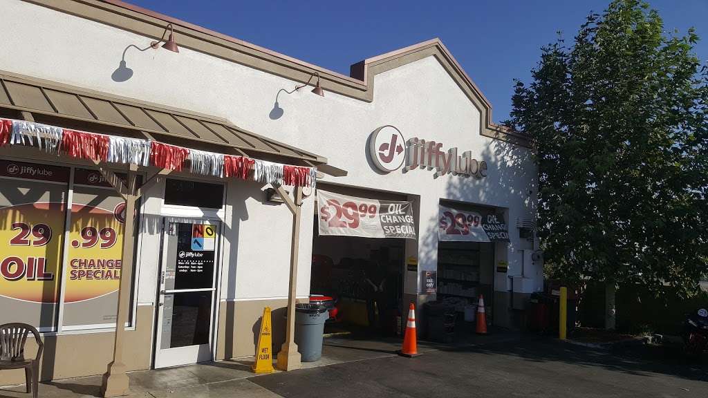 Jiffy Lube Oil Change Center | 14950 Olive View Dr, Sylmar, CA 91342 | Phone: (818) 362-0168