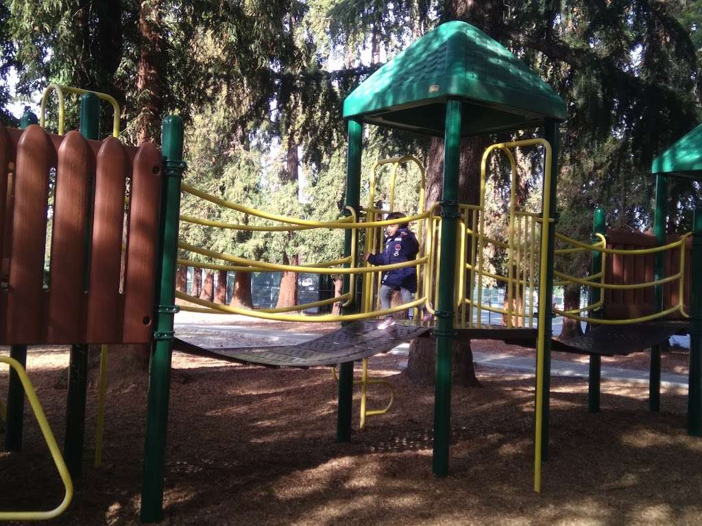 Washington Park | 840 W Washington Ave, Sunnyvale, CA 94086, USA | Phone: (408) 730-7350