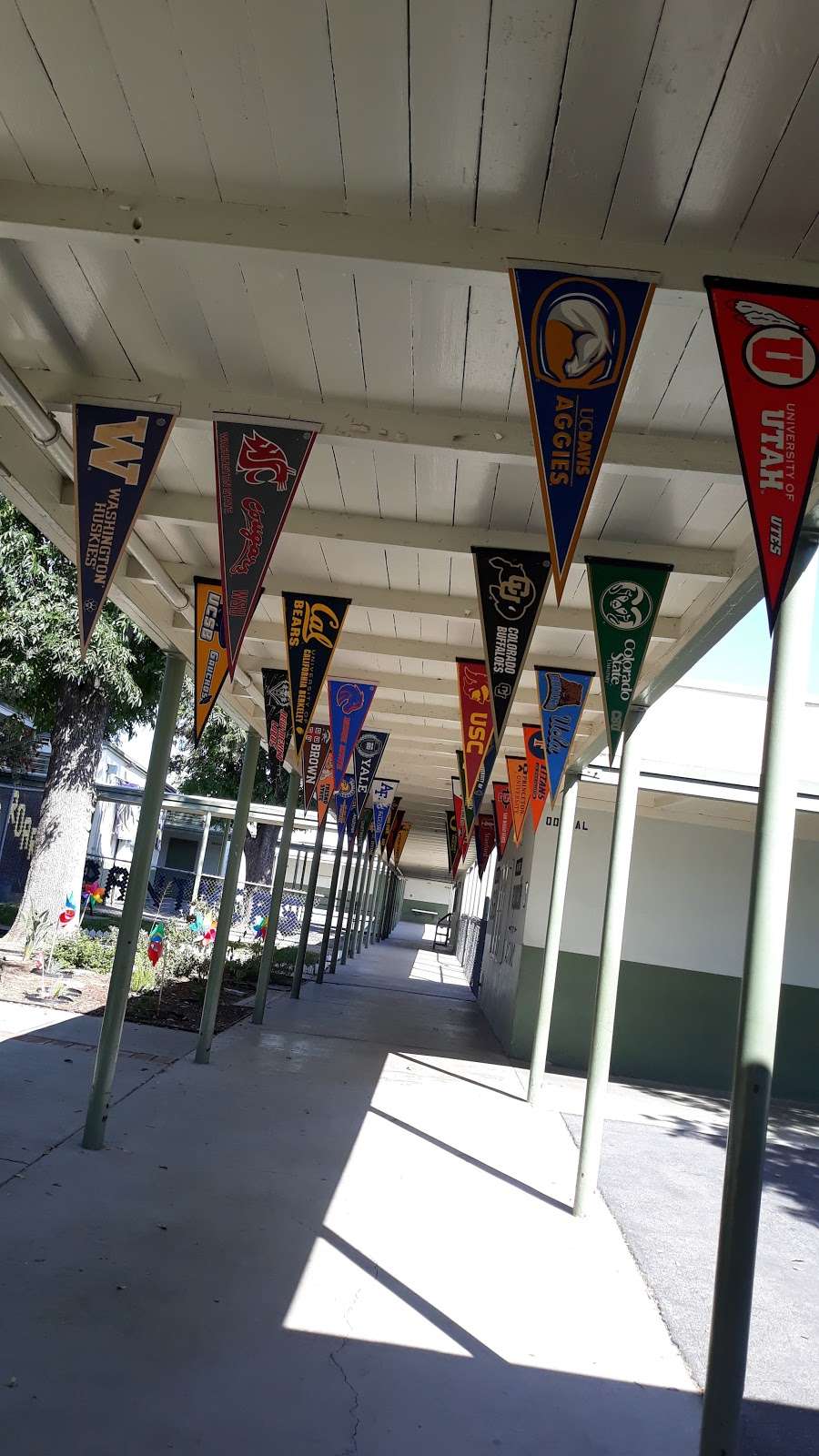 Robert Hill Lane Elementary School | 1500 Avenida Cesar Chavez, Monterey Park, CA 91754, USA | Phone: (323) 263-3877
