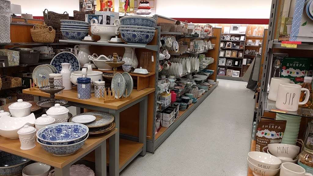 T.J. Maxx | 297 Great Rd, Bedford, MA 01730, USA | Phone: (781) 275-8864