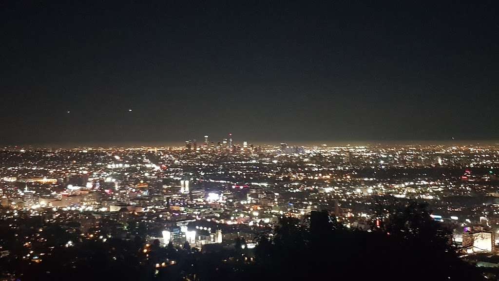 View of Hollywood sign | 3000-3052 Inspiration Point Hiking Trail, Los Angeles, CA 90046, USA