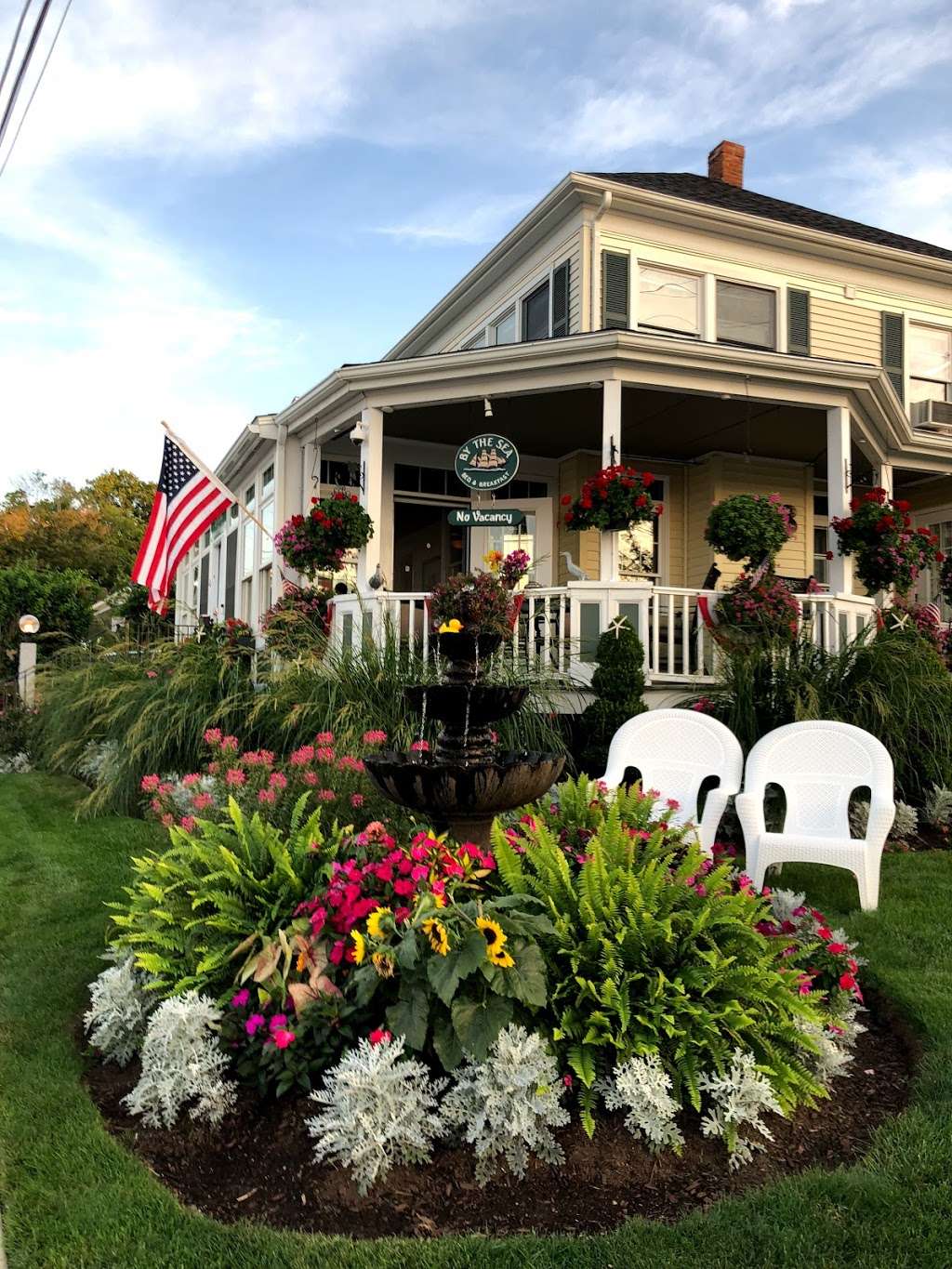 By the Sea - B&B | 22 Winslow St, Plymouth, MA 02360, USA | Phone: (508) 830-9643