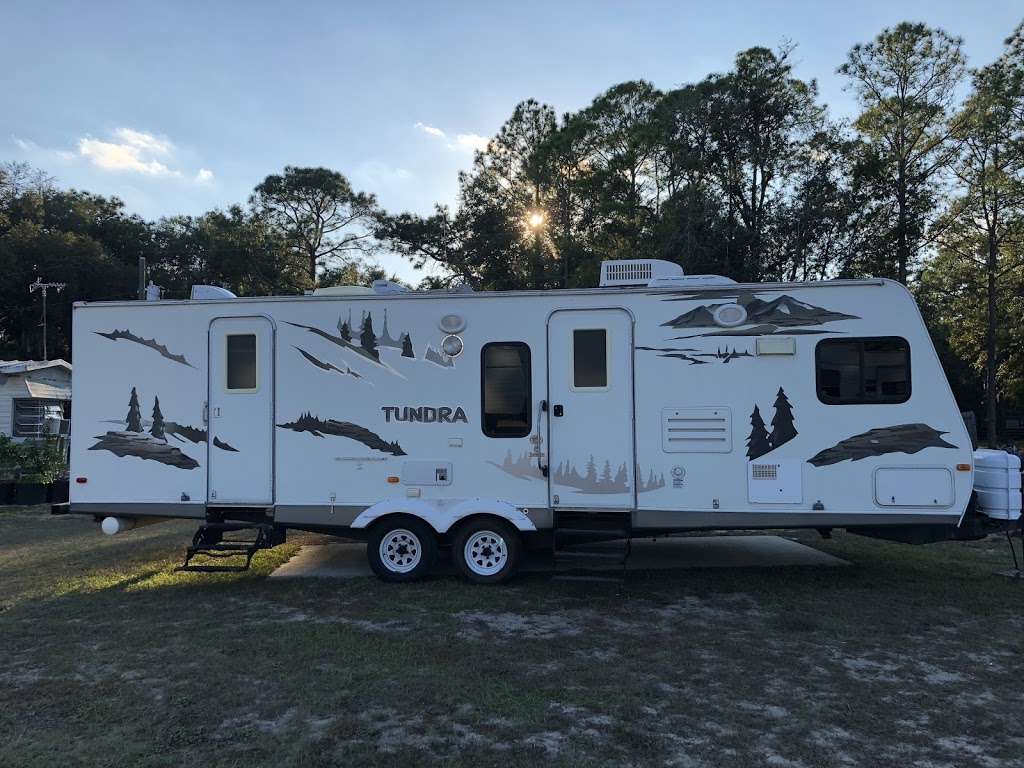 Robins Nest RV Park | 13400 NE 1st Street Rd, Silver Springs, FL 34488, USA | Phone: (352) 299-0645