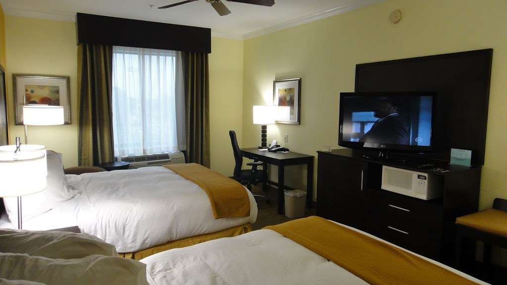 Holiday Inn Express & Suites Houston North Intercontinental | 125 W Airtex Blvd, Houston, TX 77090 | Phone: (281) 876-7378