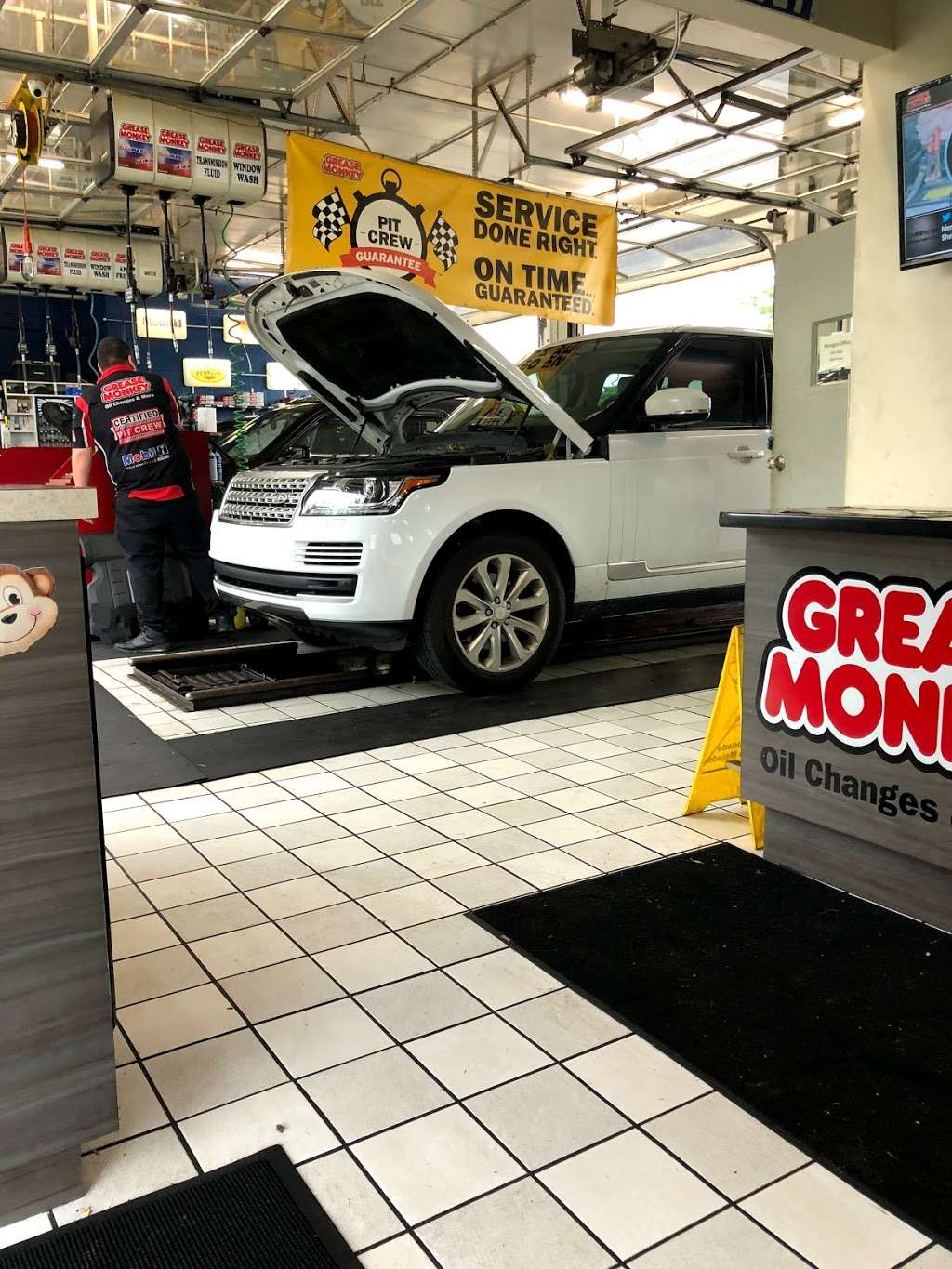 Grease Monkey | 1079 W Maple Ave, Mundelein, IL 60060 | Phone: (847) 837-9600