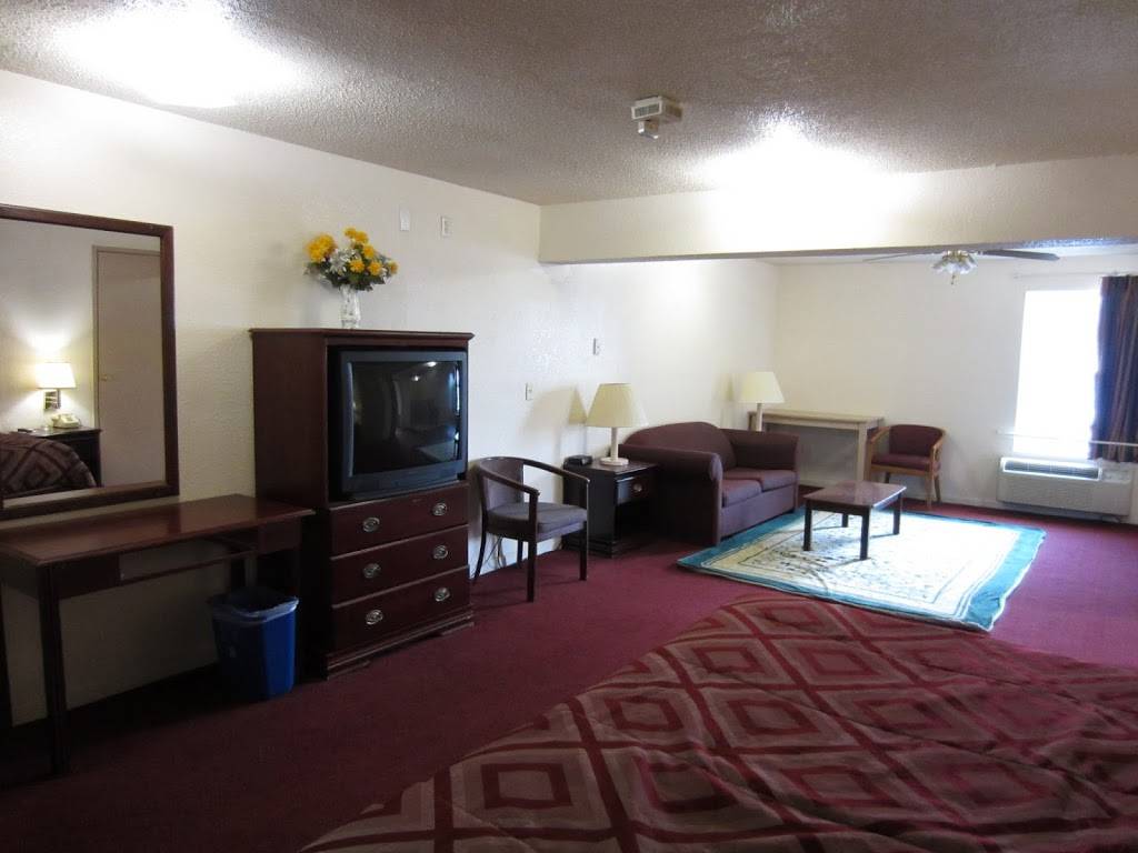 First Western Inn | 1941 Collinsville Rd, Fairmont City, IL 62201, USA | Phone: (618) 482-3088
