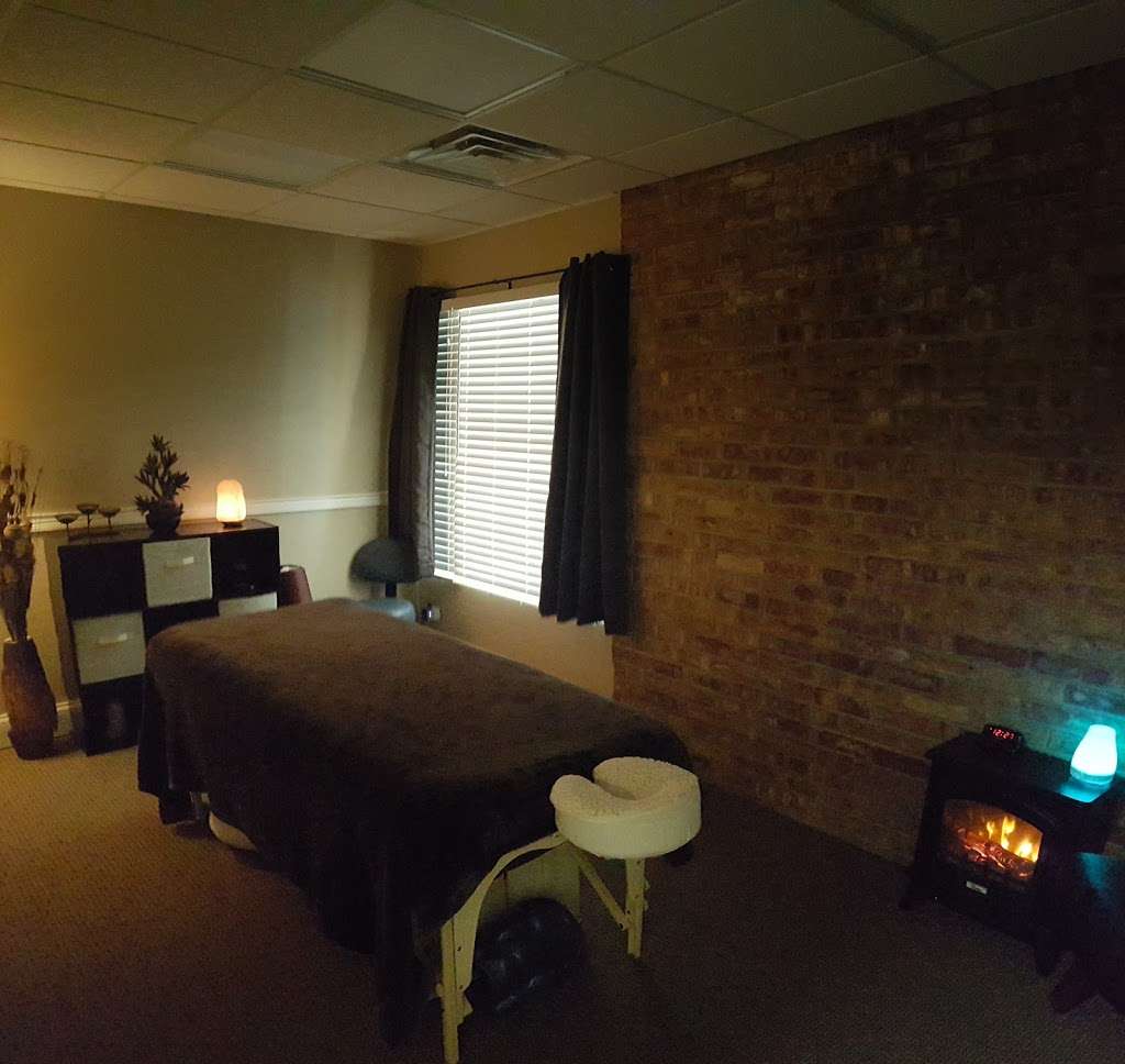 Massage Therapy By Bonnie Michaels, Crystal lake, IL 60014. | 455 Coventry Ln suite 110, Crystal Lake, IL 60014, USA | Phone: (815) 347-0835