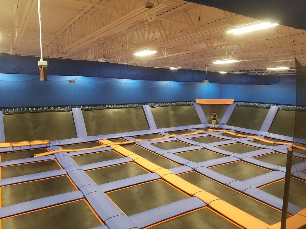 Sky Zone Trampoline Park | 5000 E E 4th Plain Blvd Suite C100, Vancouver, WA 98661, USA | Phone: (503) 433-3939