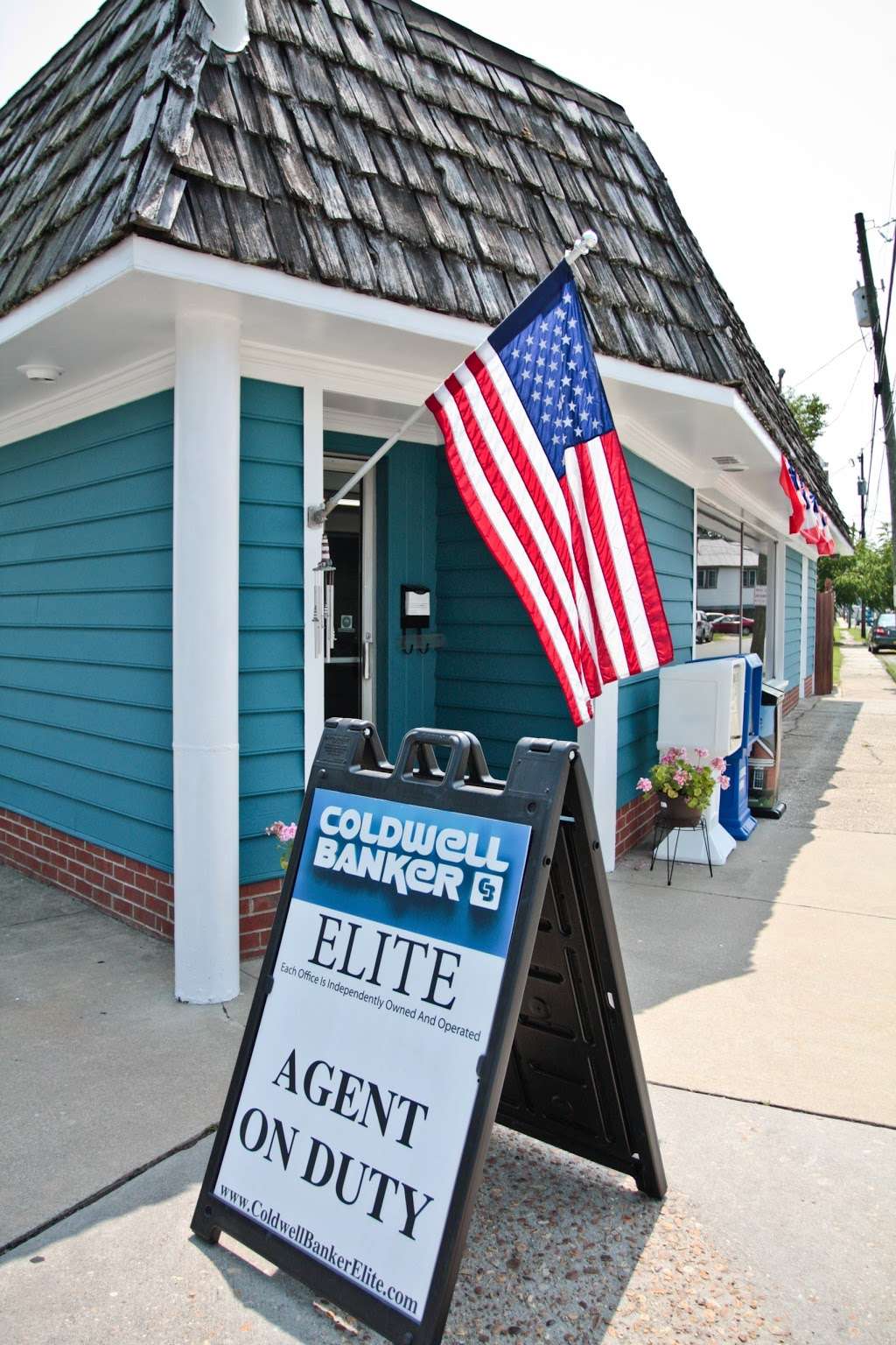 Coldwell Banker Elite Real Estate Company Colonial Beach Office | 233 N Irving Ave, Colonial Beach, VA 22443, USA | Phone: (804) 224-3501