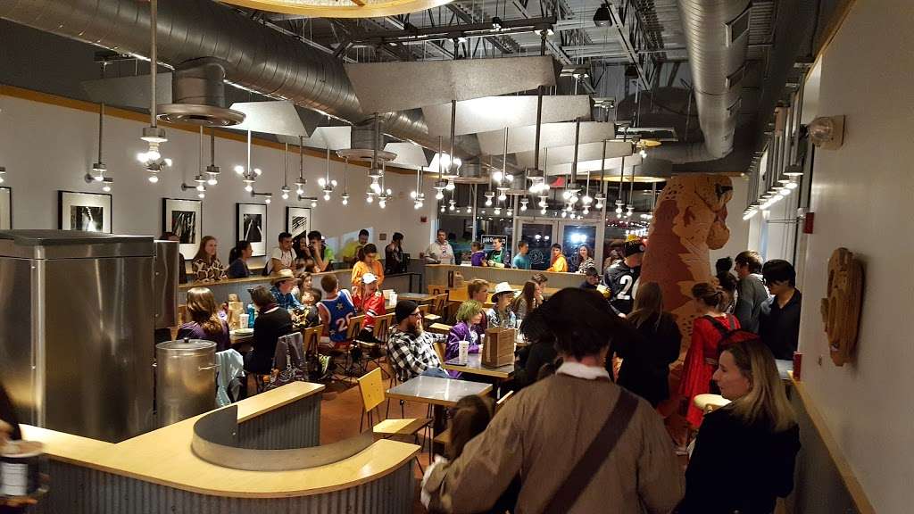 Chipotle Mexican Grill | 811 Butterfield Rd, Wheaton, IL 60189, USA | Phone: (630) 588-9728