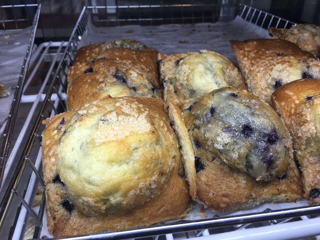 The Blueberry Muffin | 12 Village Green S, Plymouth, MA 02360, USA | Phone: (508) 927-4566