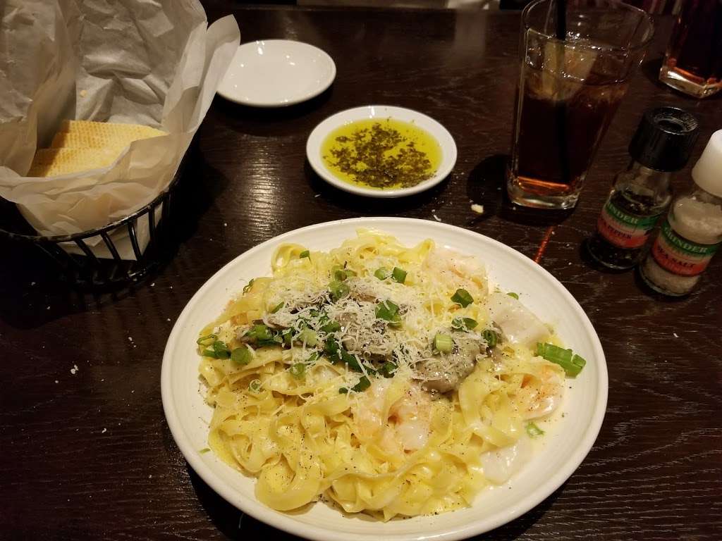 Carrabbas Italian Grill | 1954 13th Ave Dr SE, Hickory, NC 28602, USA | Phone: (828) 322-9032