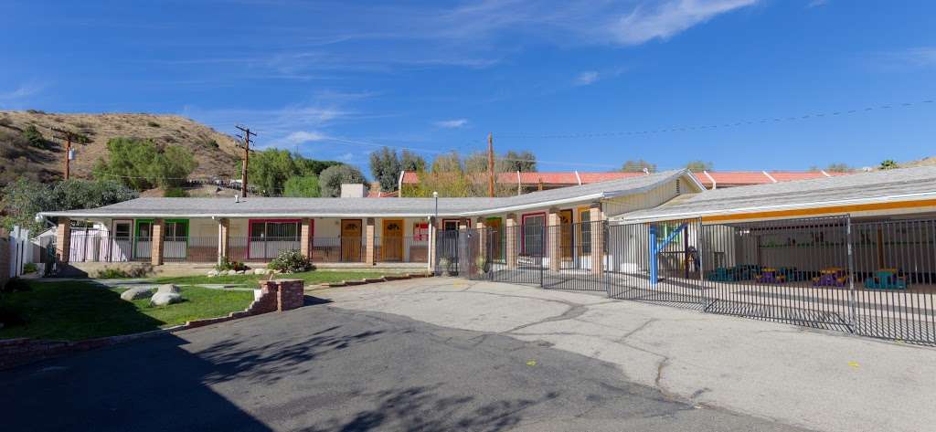 Sierra Montessori Preschool | 18047 Sierra Hwy, Canyon Country, CA 91351 | Phone: (661) 252-6422