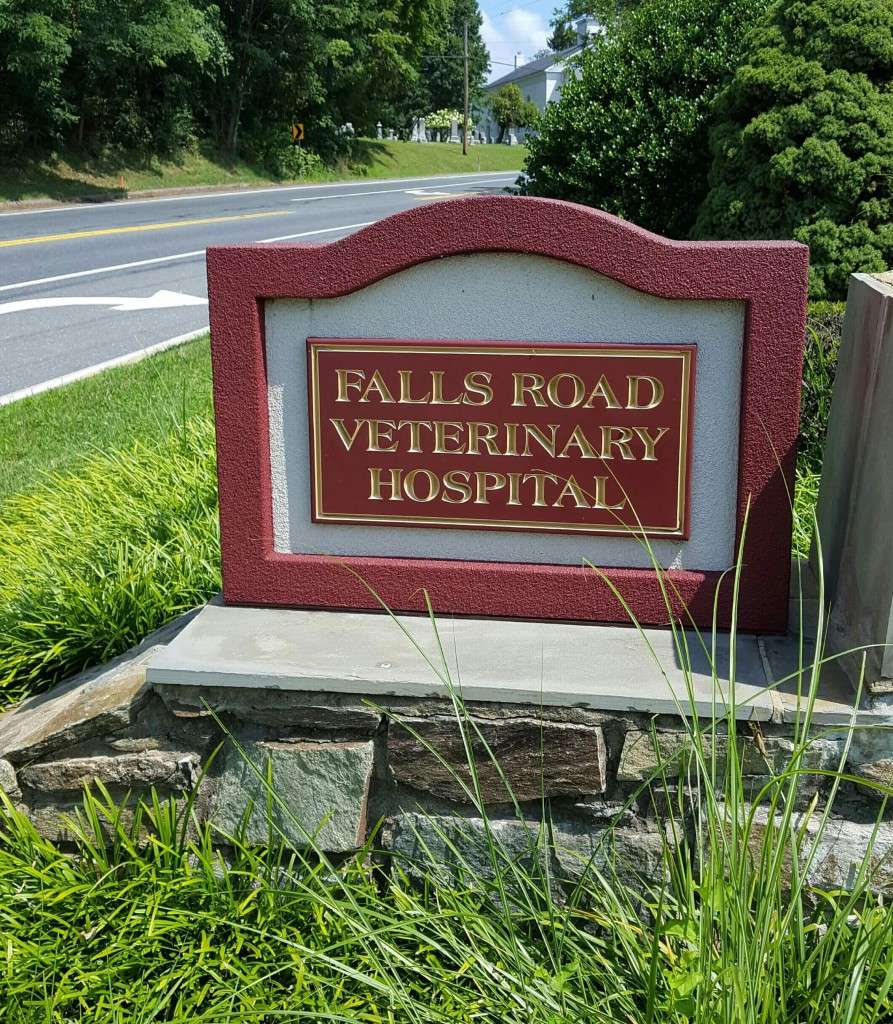 Falls Road Veterinary Hospital | 10229 Falls Rd, Potomac, MD 20854 | Phone: (301) 983-8400