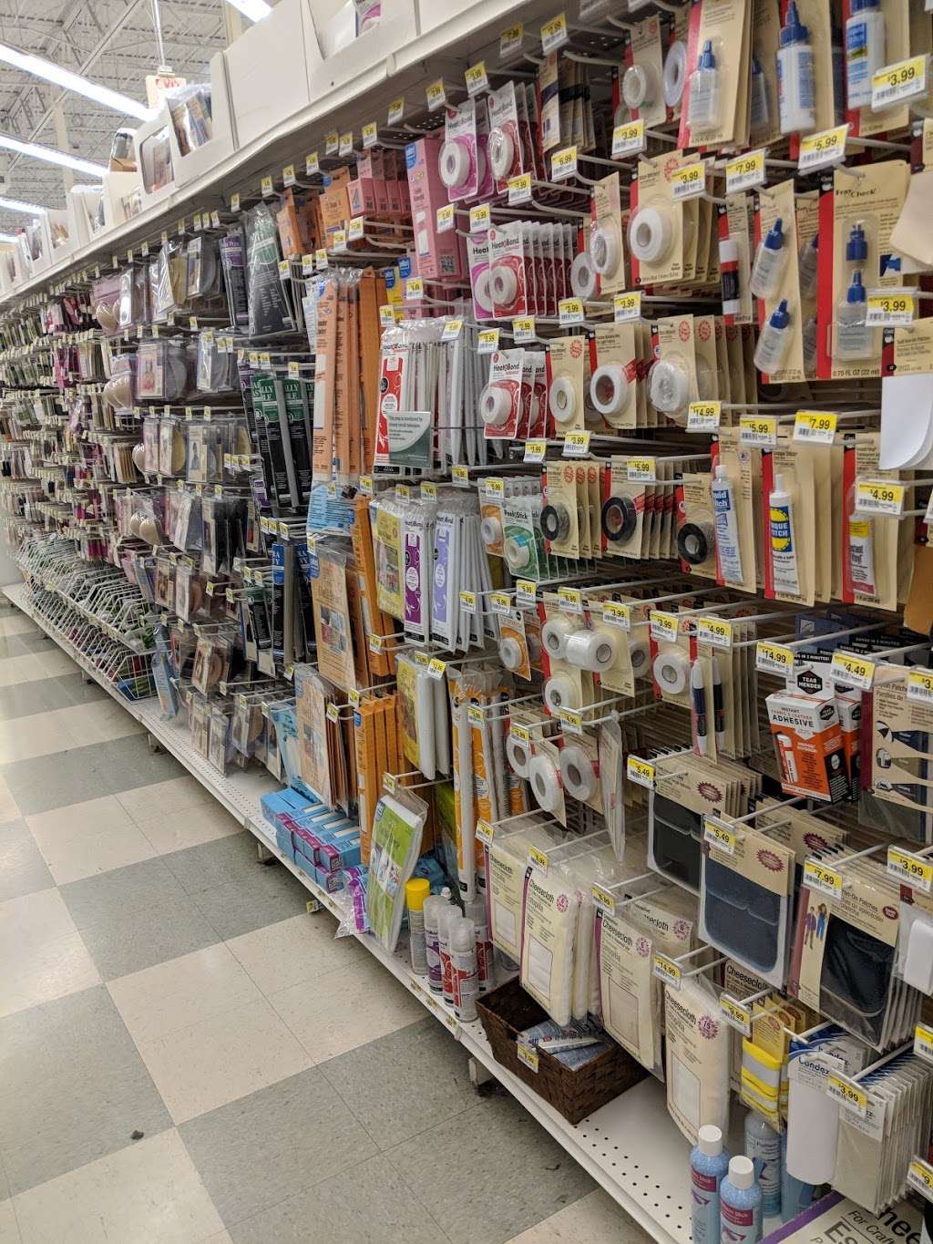 JOANN Fabrics and Crafts | 825 N Alafaya Trail, Orlando, FL 32828, USA | Phone: (407) 273-4003