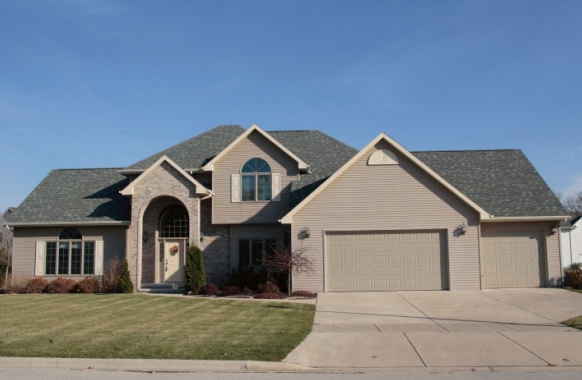 Universal Roofing | 10605 Bondesson Cir, Omaha, NE 68122, USA | Phone: (402) 453-0993