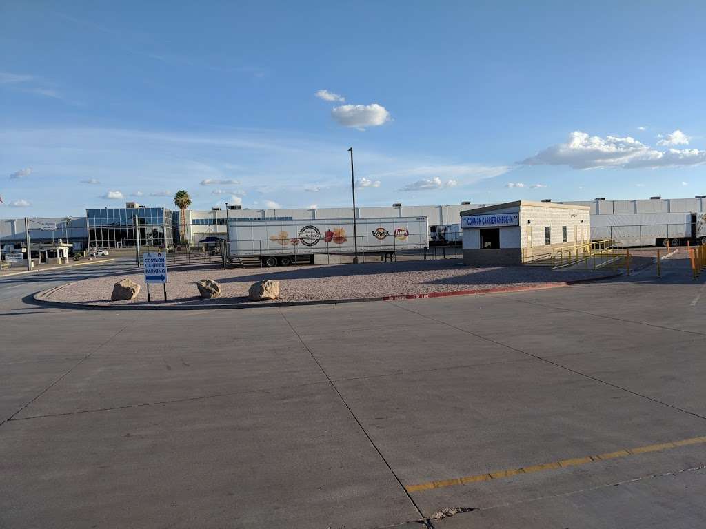 Albertsons/Safeway Distribution Center - storage  | Photo 3 of 10 | Address: 400 S 99th Ave, Tolleson, AZ 85353, USA | Phone: (602) 382-5400