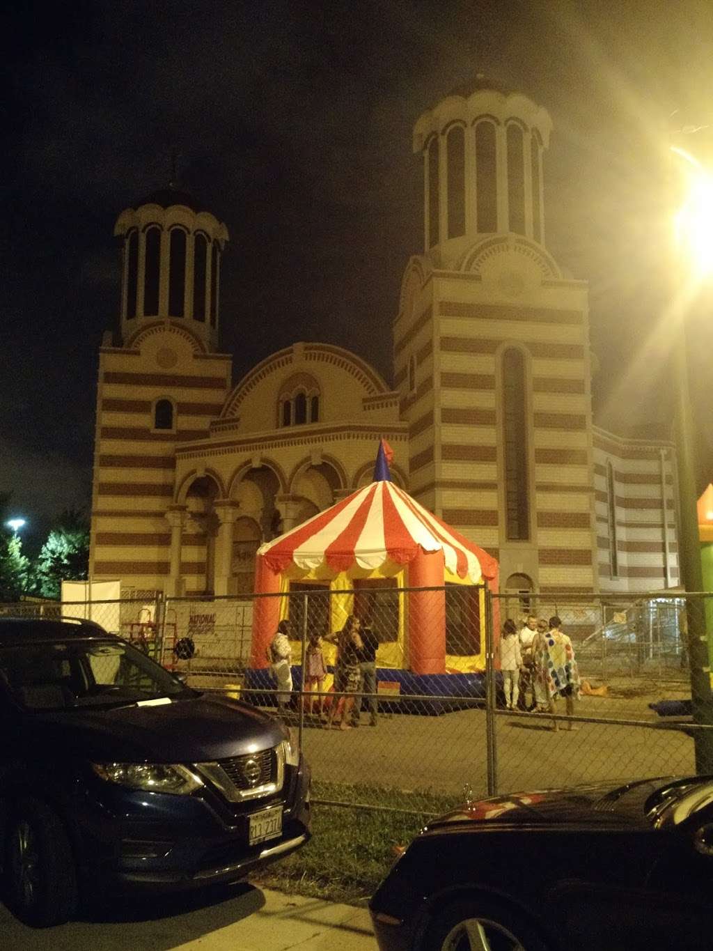 Holy Nativity Romanian Orthodox Church | 5825 N Mozart St, Chicago, IL 60659 | Phone: (773) 878-0837