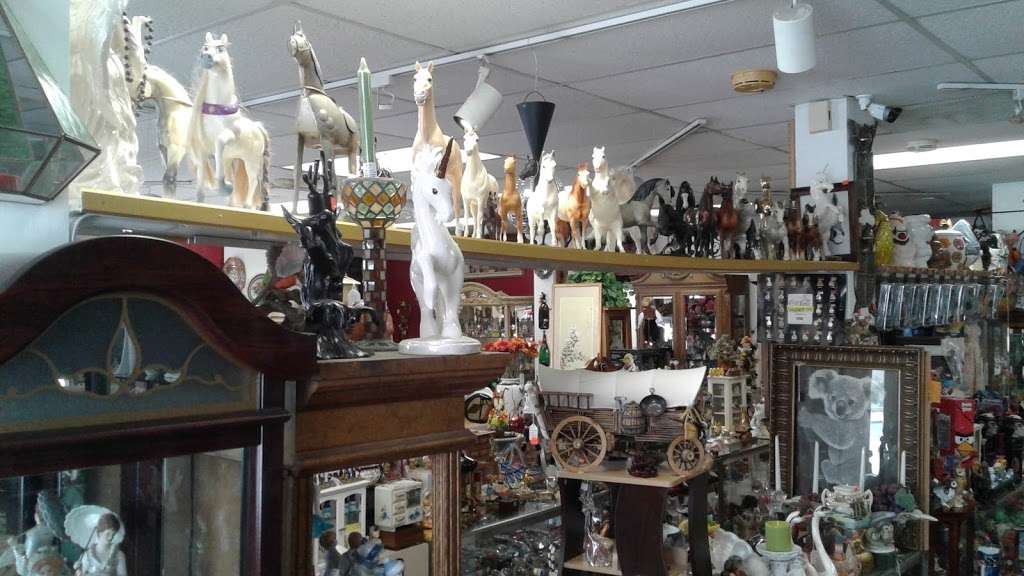 KnJ Antiques, Collectibles, and More | 2434 E Main St, Ventura, CA 93003, USA | Phone: (805) 667-9165