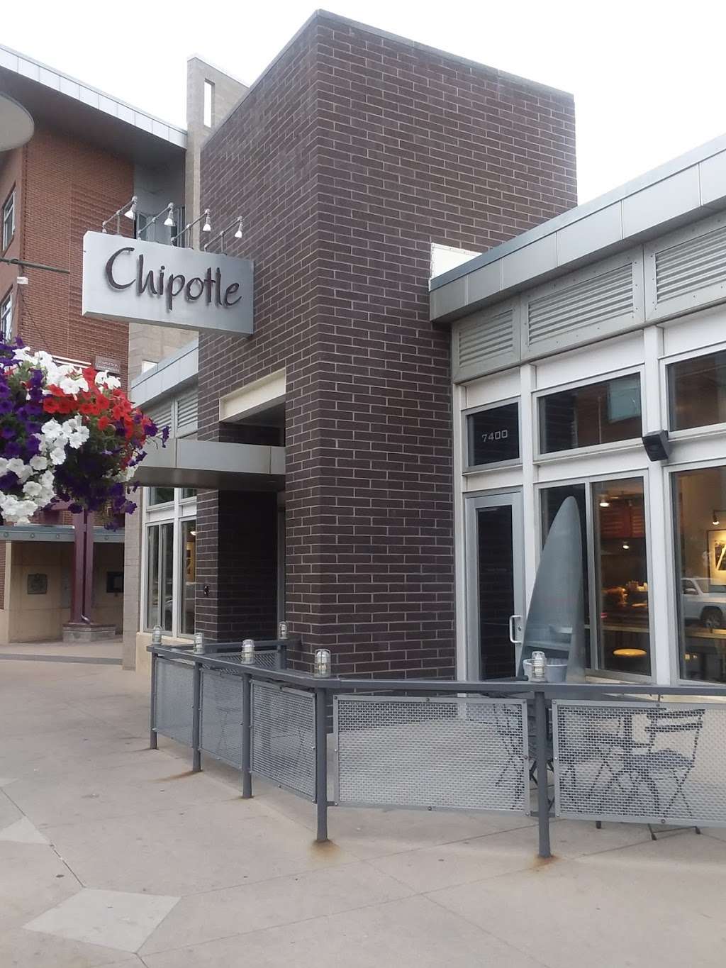 Chipotle Mexican Grill | 7400 E 29th Ave, Denver, CO 80238 | Phone: (303) 316-0469