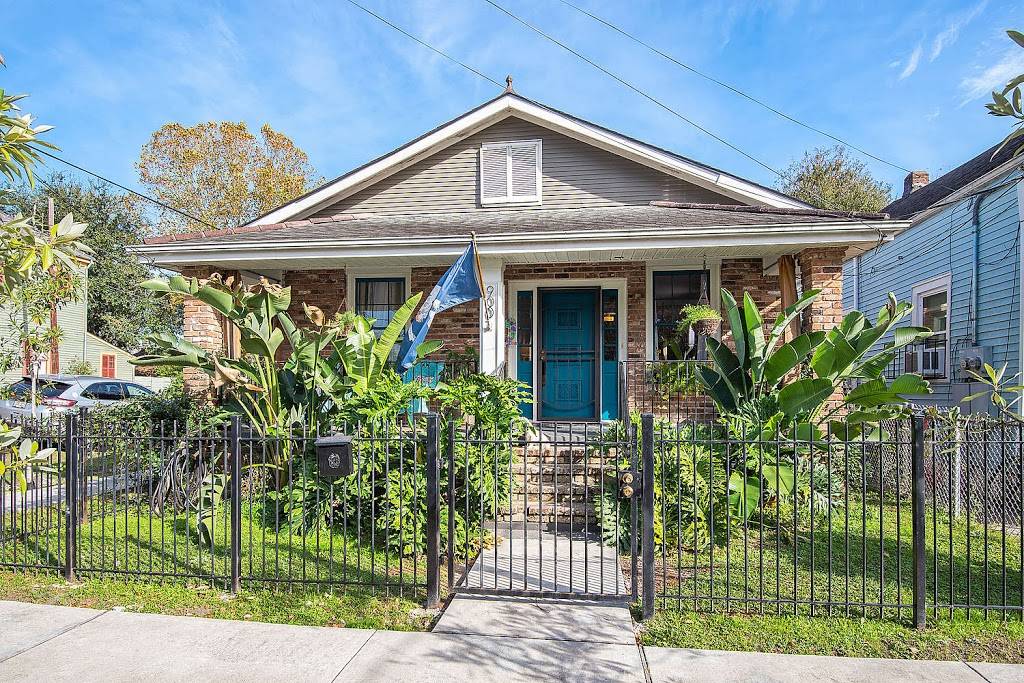 Crescent City Living LLC - New Orleans Real Estate Brokerage | 5918 Magazine St, New Orleans, LA 70115, USA | Phone: (504) 327-5303