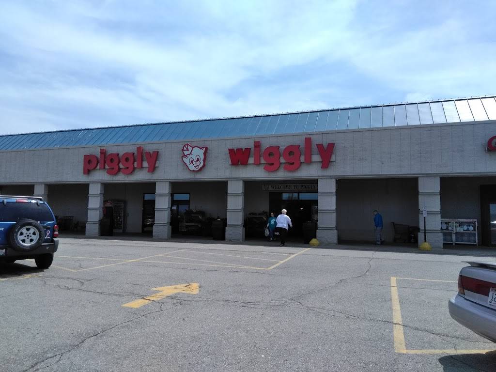 Malickis Piggly Wiggly | 2201 E Rawson Ave, Oak Creek, WI 53154, USA | Phone: (414) 764-7640