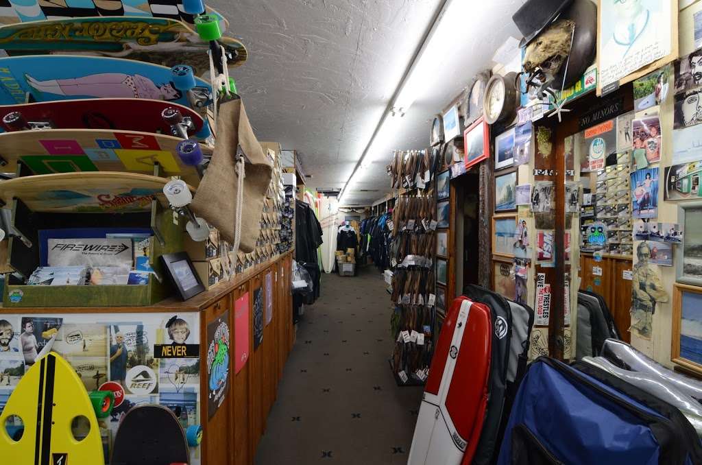 Frog House | 6908 West Coast Hwy, Newport Beach, CA 92663, USA | Phone: (949) 642-5690