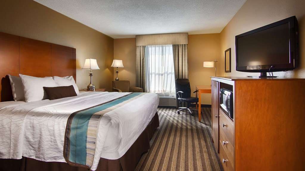 Best Western Plus Seawall Inn & Suites by the Beach | 102 Seawall Blvd, Galveston, TX 77550, USA | Phone: (409) 766-7070