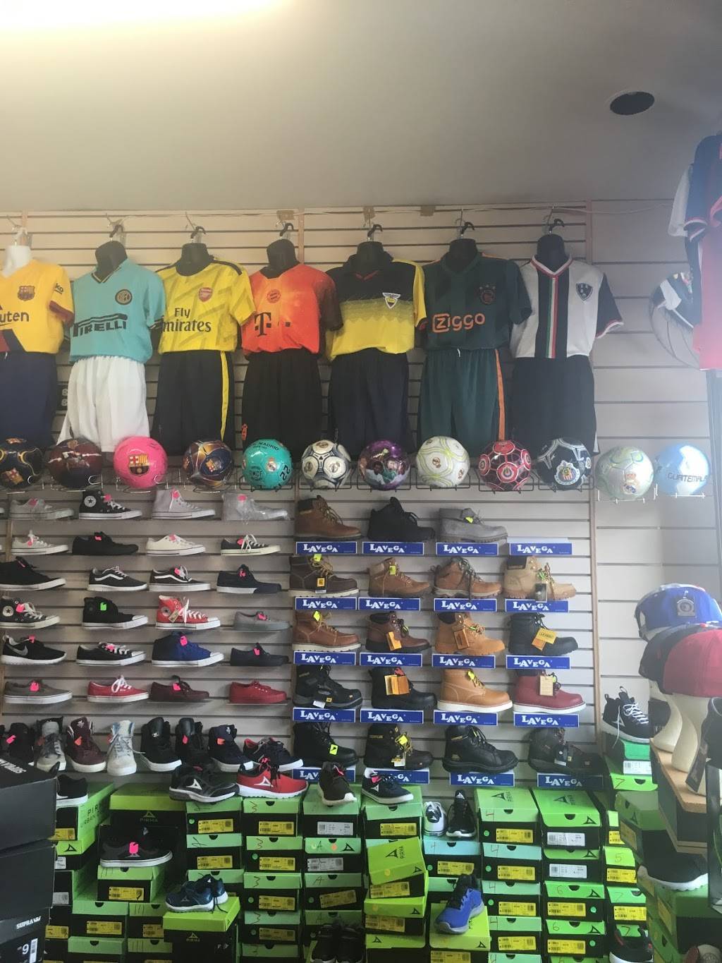 Deportes Gol A Gol | 3615 W Lawrence Ave, Chicago, IL 60625, USA | Phone: (872) 806-2563