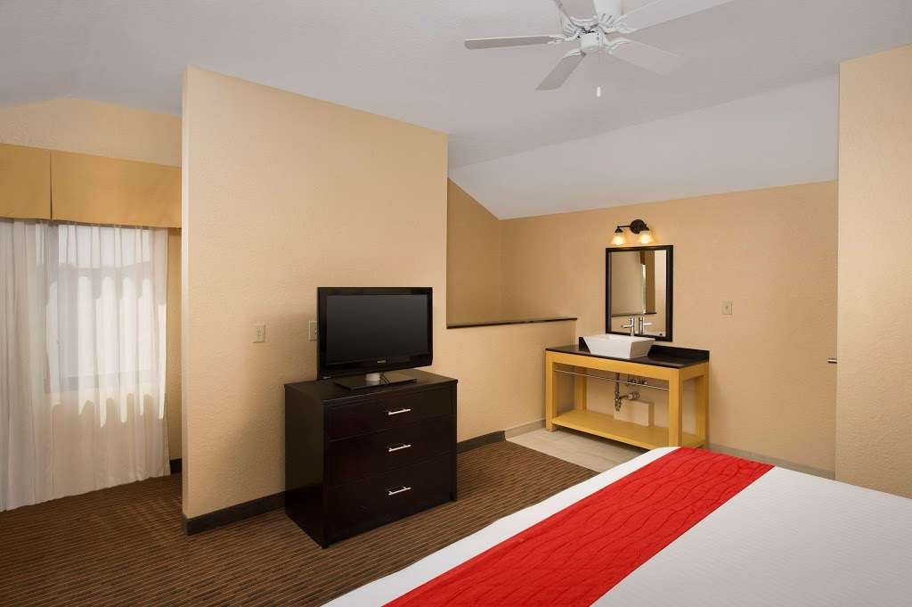 Best Western Alamo Suites | 1002 S Laredo St, San Antonio, TX 78204 | Phone: (210) 472-1002