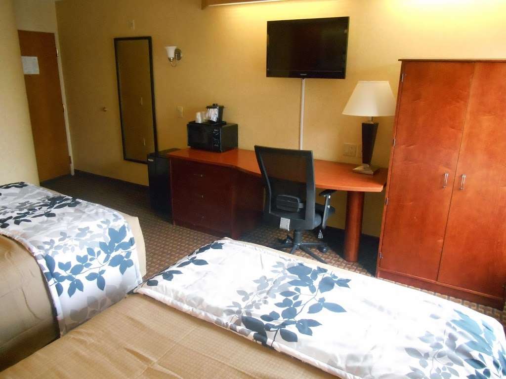 GuestHouse Inn Indianapolis Airport | 5845 Rockville Rd, Indianapolis, IN 46224, USA | Phone: (317) 247-4100