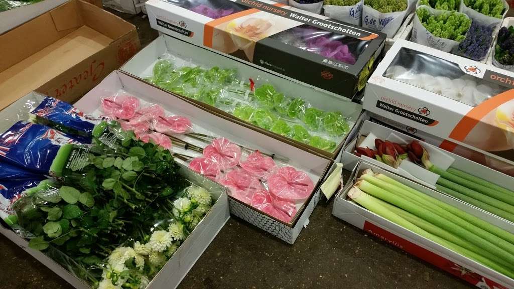 Stems UK Funeral Flowers | M4-5, Flower Market, New Covent Garden Market, London SW8 5EH, UK | Phone: 020 7622 3300